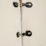 Jaqueta Feminina de Botão Toggle em Pelo Sintético