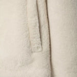 Jaqueta Feminina de Botão Toggle em Pelo Sintético