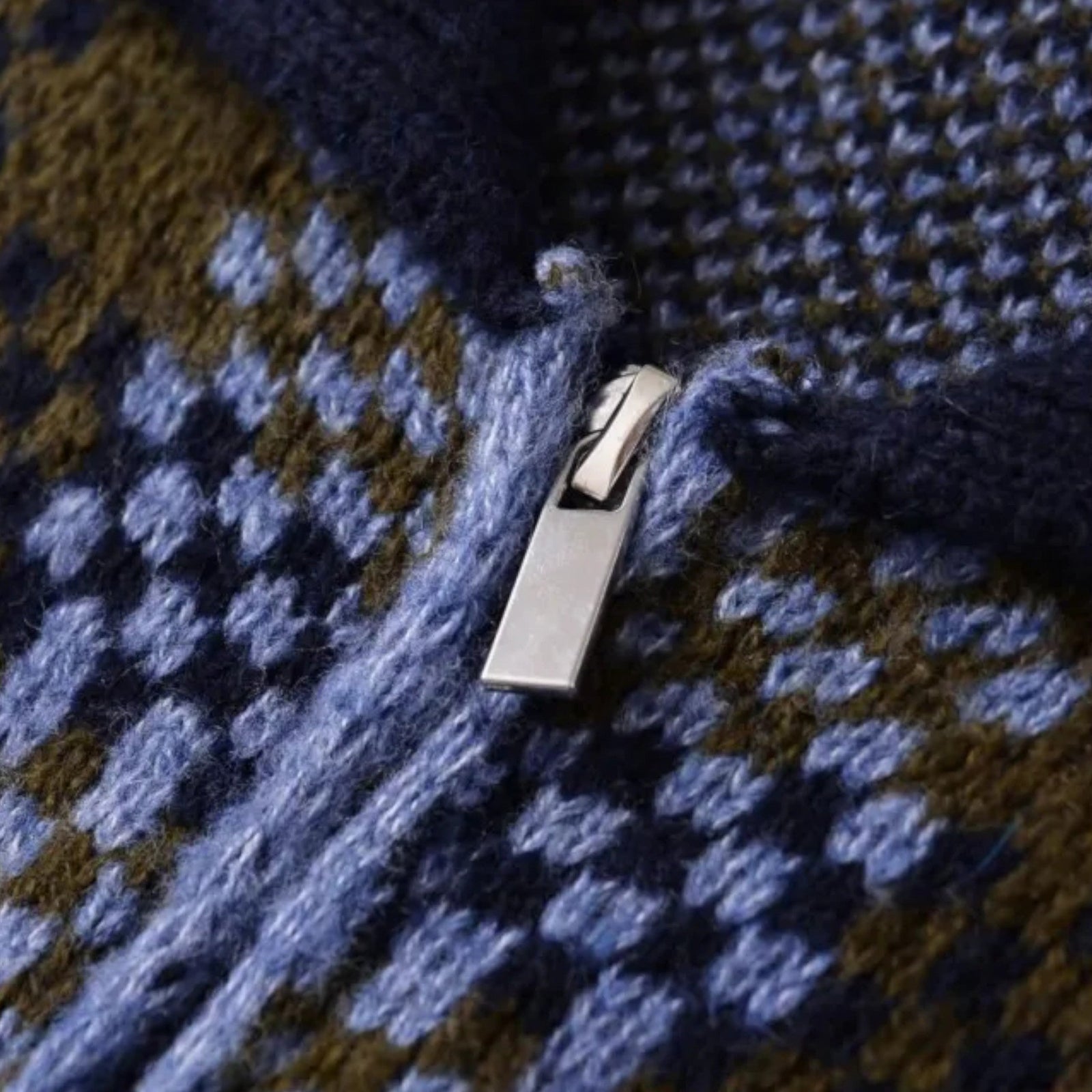 Jaqueta de Zíper Tricotada em Xadrez para Mulheres com Gola Rebatida