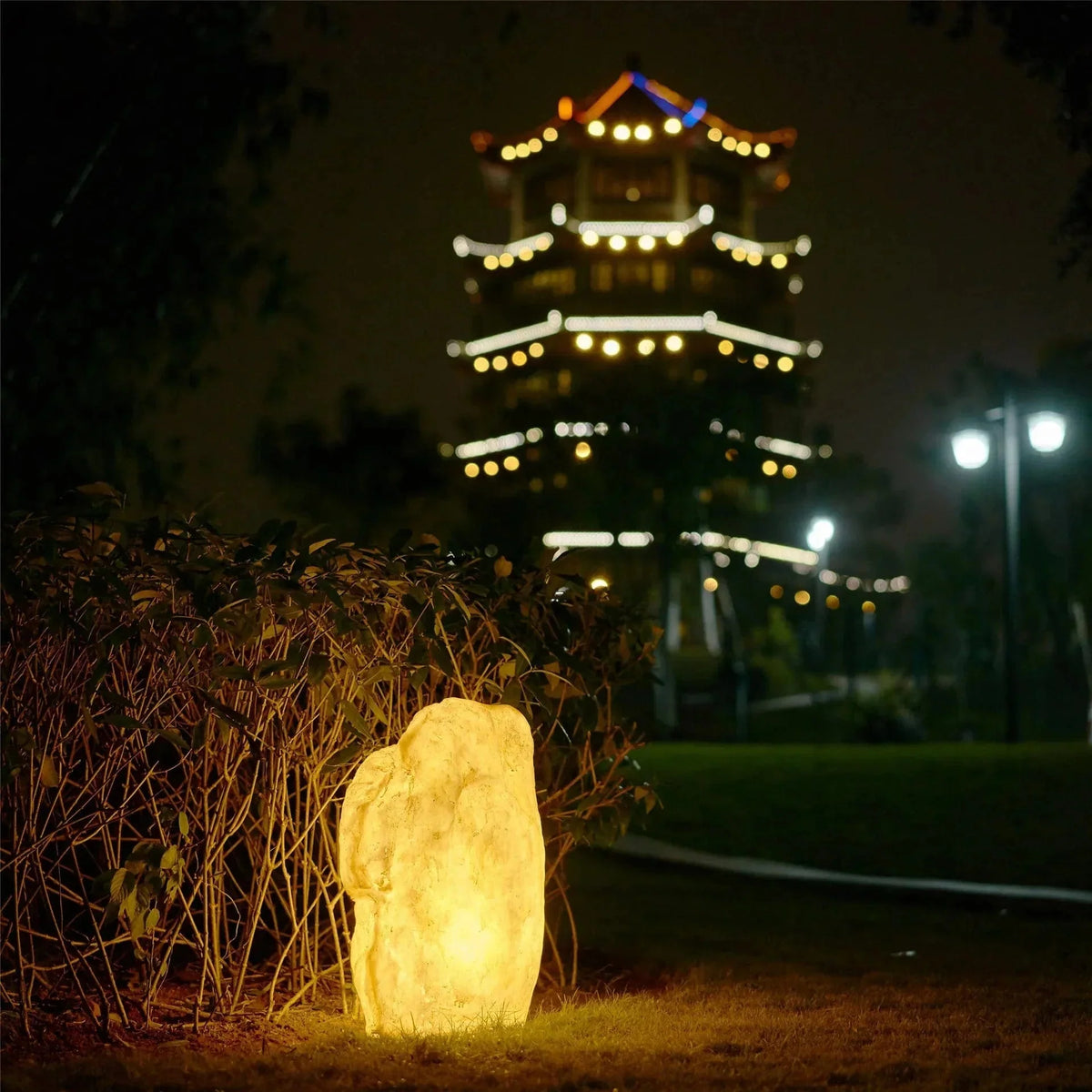 Luminária Externa de Rocha Radiante