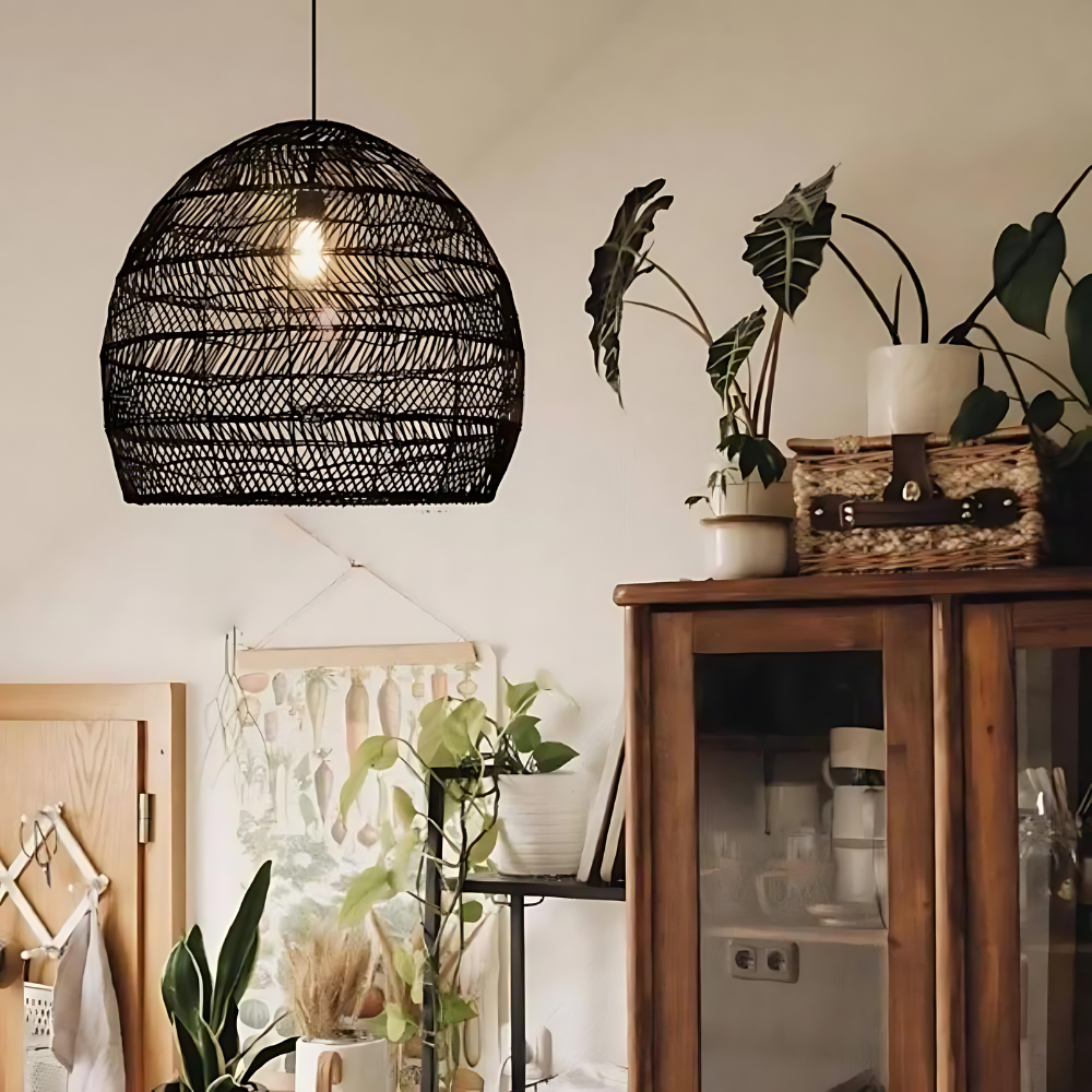 Luminária Pendente em Rattan com Design de Cloche