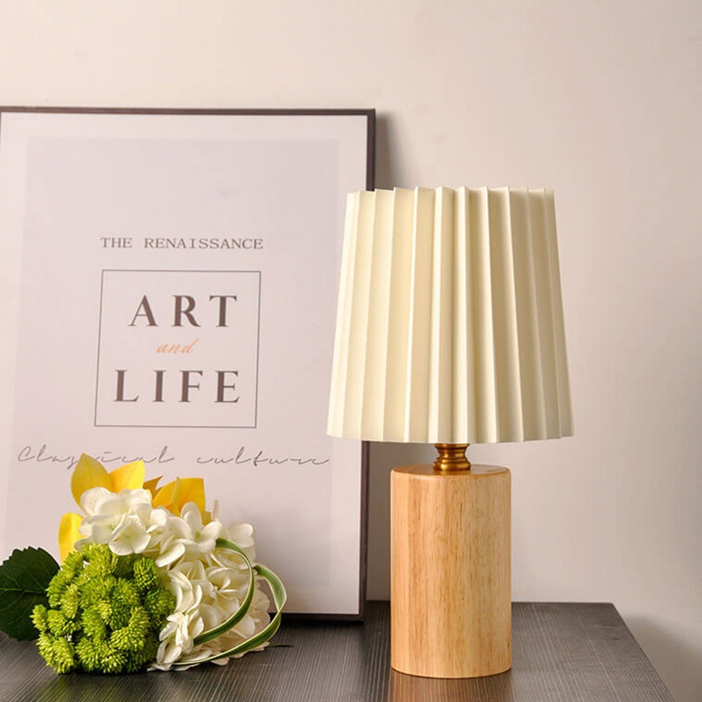 Luminária de Mesa Estilo Retrô com Base de Madeira | Abajur Plissado para Cabeceira Madeira