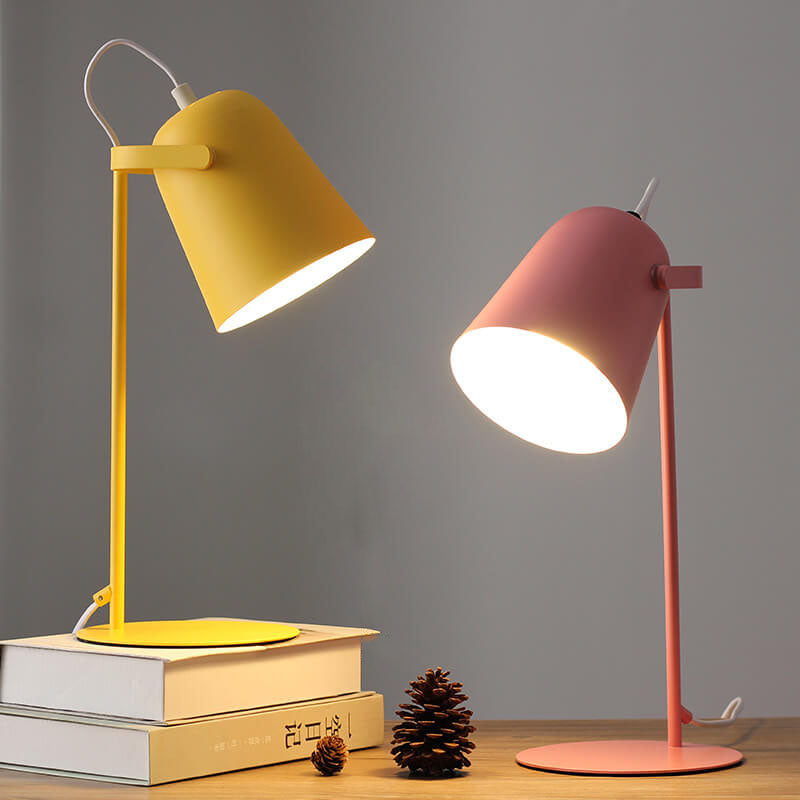 Luminária de Mesa Macaron Estilo Nórdico | Abajur de Ferro Contemporâneo