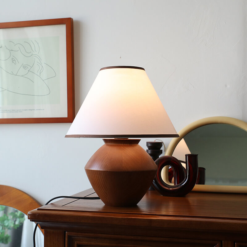 Luminária de Mesa Vintage em Madeira Estilo Wabi-Sabi | Abajur de Tecido Elegante para Quarto