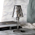 Luminária de Mesa em Cristal – Sofisticação Contemporânea e Ambiente Aconchegante Cristal defumado