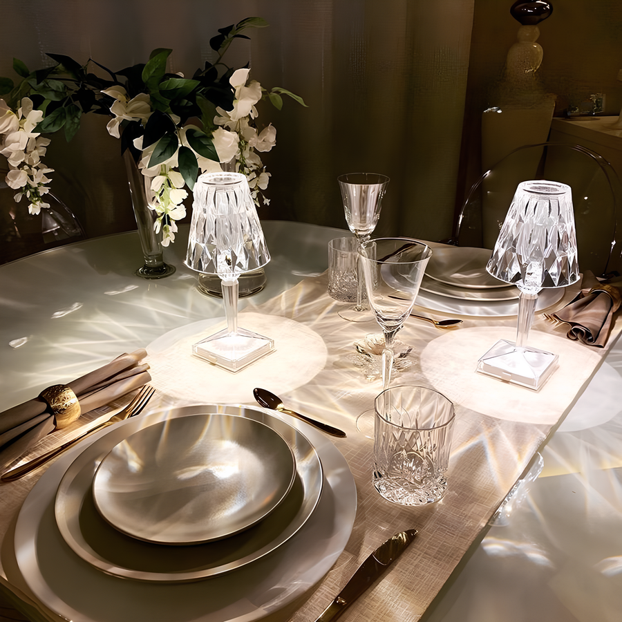 Luminária de Mesa em Cristal – Sofisticação Contemporânea e Ambiente Aconchegante