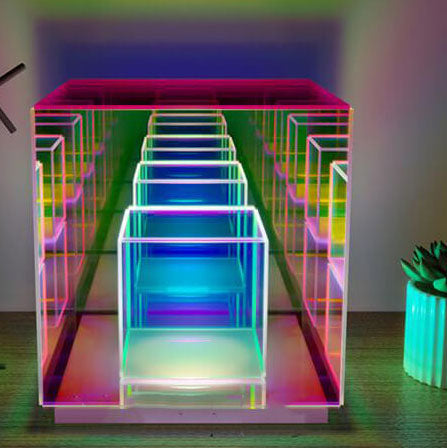 Luminária de mesa Cubo Mágico em Acrílico RGB