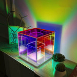 Luminária de mesa Cubo Mágico em Acrílico RGB