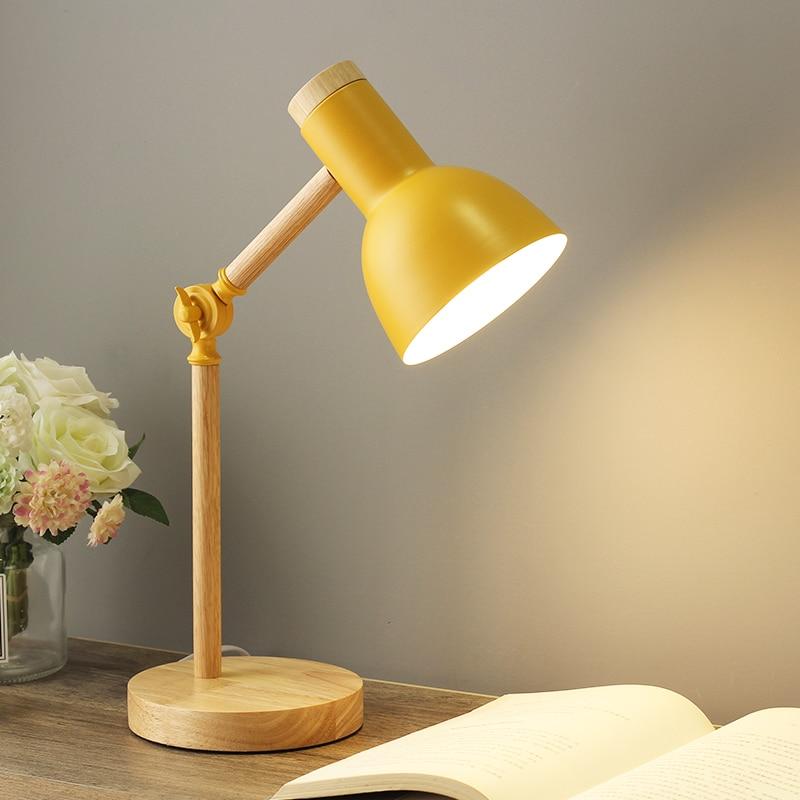Luminária de mesa Escandinava NordicGlow em Madeira | Abajur LED Contemporâneo Amarelo