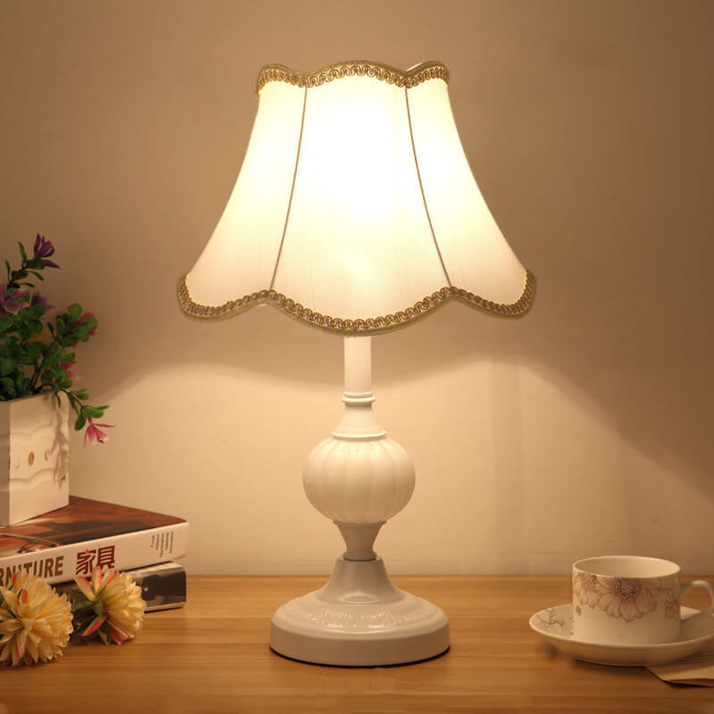 Luminária de mesa Nórdica Vintage | Abajur Sofisticado para Cabeceira 10