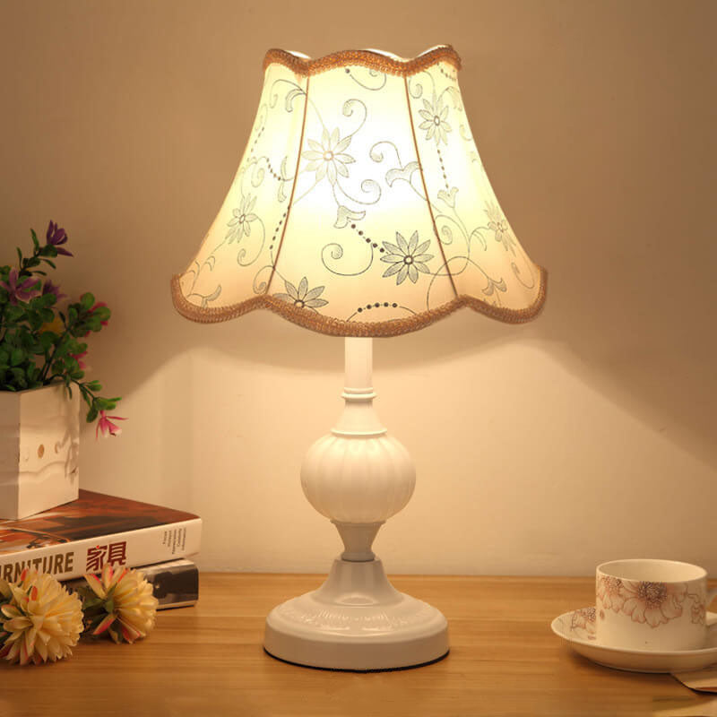 Luminária de mesa Nórdica Vintage | Abajur Sofisticado para Cabeceira 15