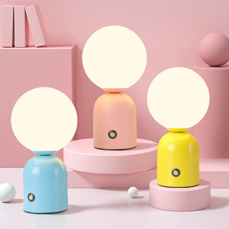 Luminária de mesa Redonda em Acrílico LED Estilo Escandinavo com Conexão USB para Quarto