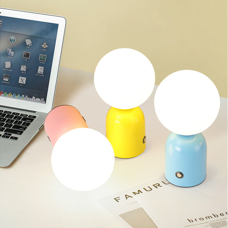 Luminária de mesa Redonda em Acrílico LED Estilo Escandinavo com Conexão USB para Quarto