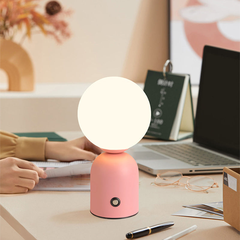 Luminária de mesa Redonda em Acrílico LED Estilo Escandinavo com Conexão USB para Quarto