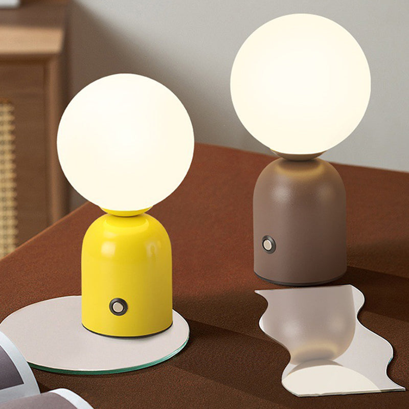 Luminária de mesa Redonda em Acrílico LED Estilo Escandinavo com Conexão USB para Quarto