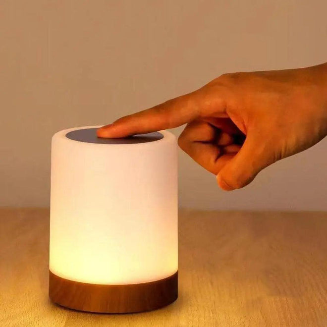 Luminária de mesa TouchLight – Lâmpada LED Portátil com Controle Táctil, Cores Variáveis e Carregamento USB-C