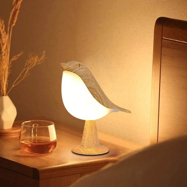 Luminária de mesa com toque, difusor de essências e brilho regulável.
