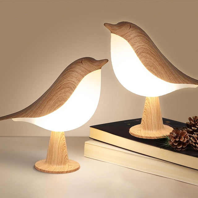 Luminária de mesa com toque, difusor de essências e brilho regulável.