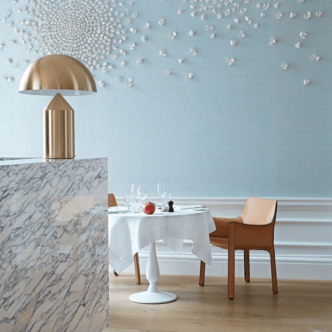 Luminária de mesa elegante com design moderno