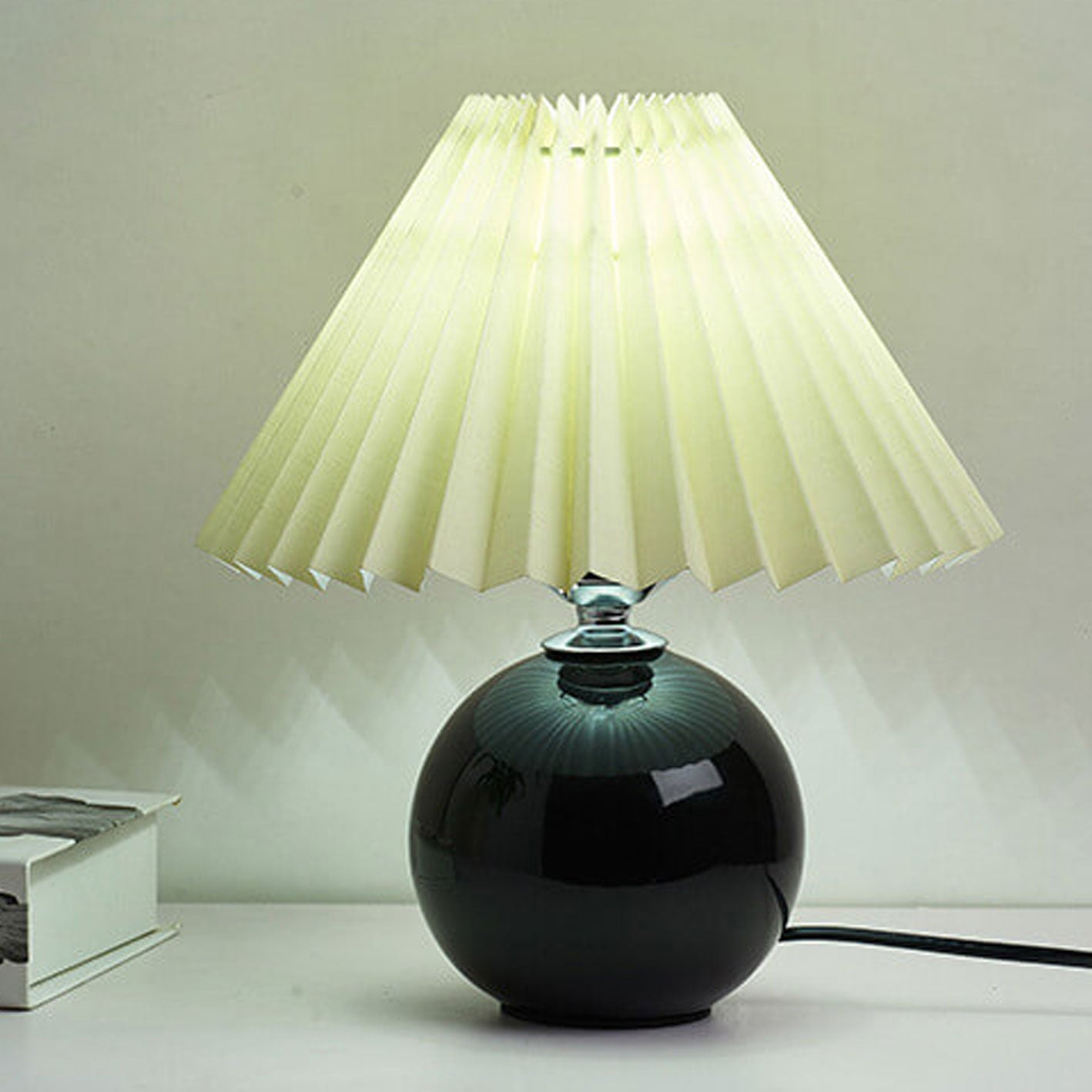 Luminária de mesa em cerâmica plissada estilo nórdico Preto Bege Interruptor de Botão