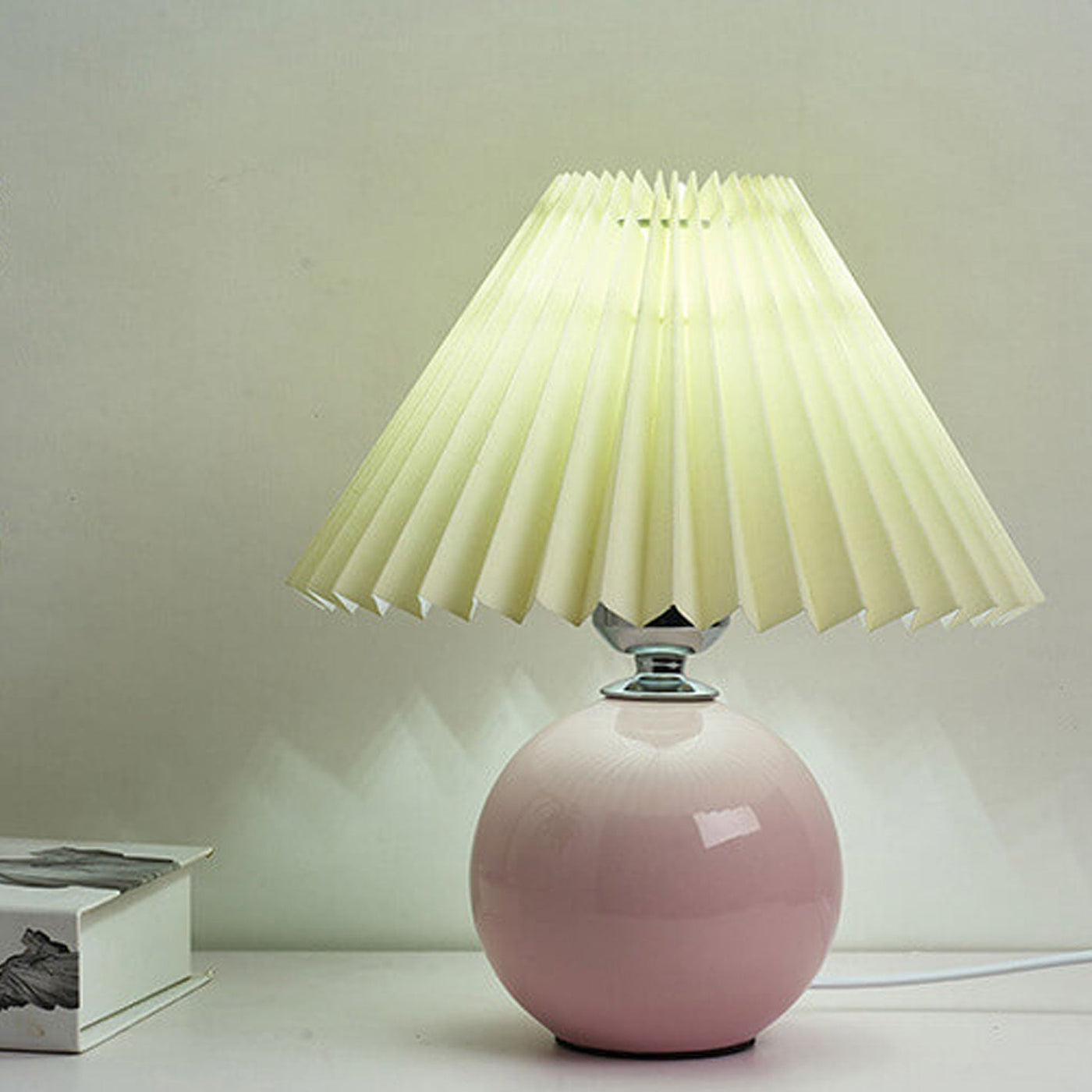 Luminária de mesa em cerâmica plissada estilo nórdico