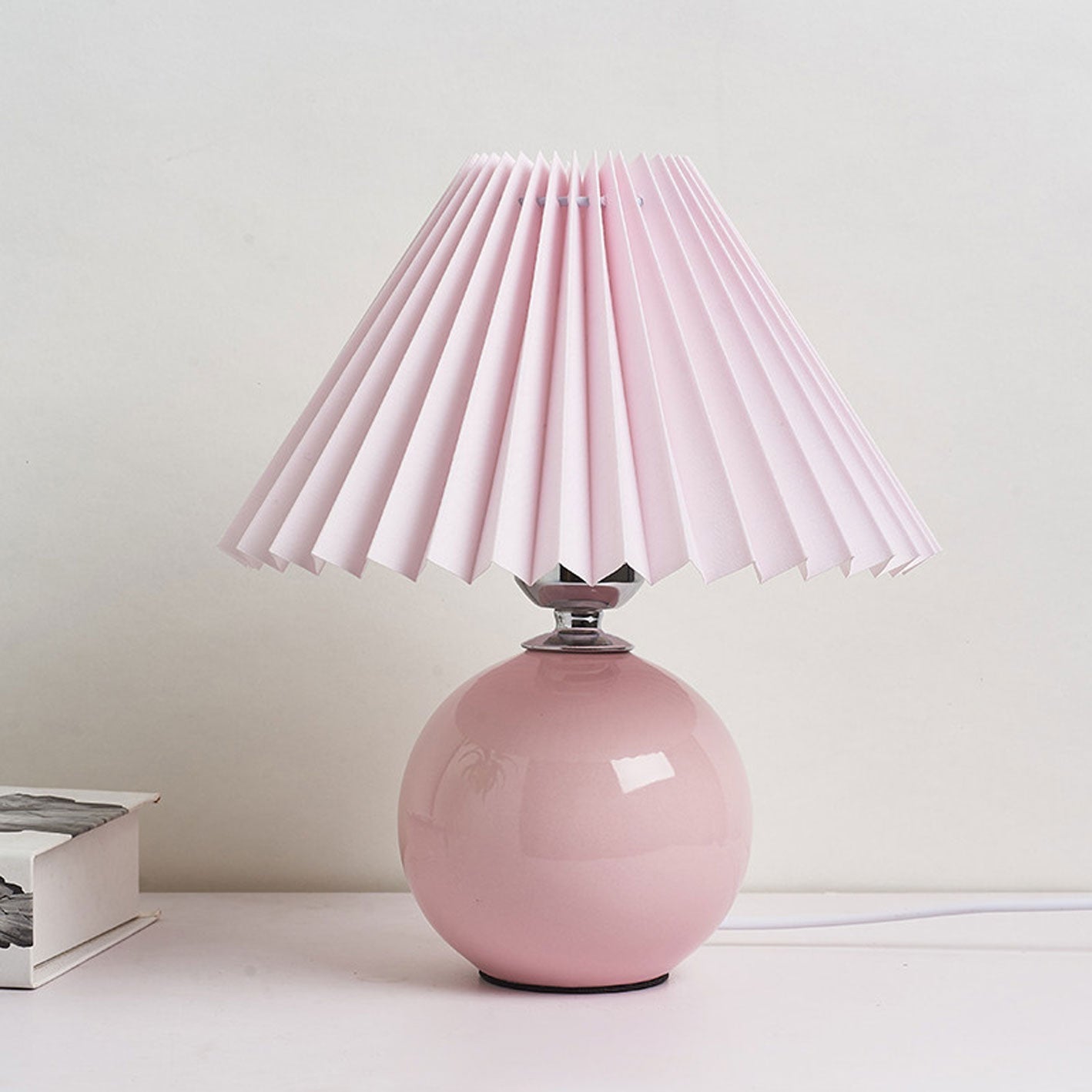 Luminária de mesa em cerâmica plissada estilo nórdico