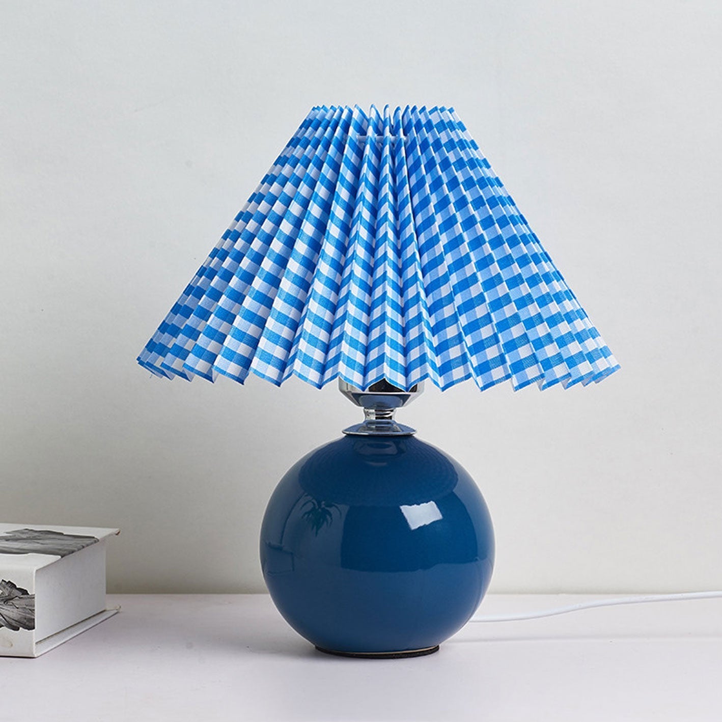 Luminária de mesa em cerâmica plissada estilo nórdico
