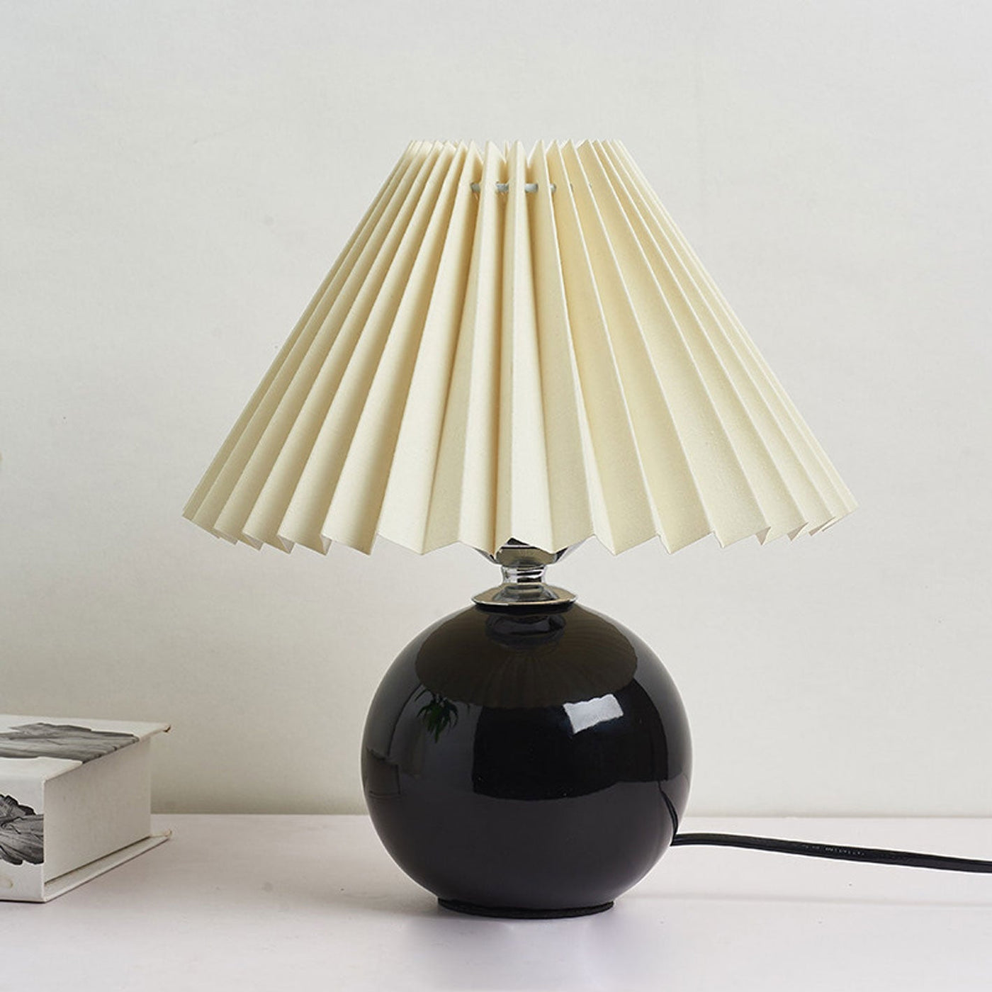 Luminária de mesa em cerâmica plissada estilo nórdico