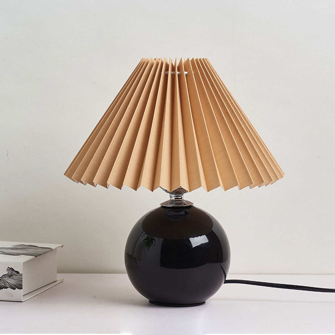 Luminária de mesa em cerâmica plissada estilo nórdico