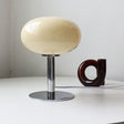 Luminária de mesa em vidro creme estilo vintage - Modelo redondo nórdico para ambientes aconchegantes.
