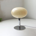 Luminária de mesa em vidro creme estilo vintage - Modelo redondo nórdico para ambientes aconchegantes.
