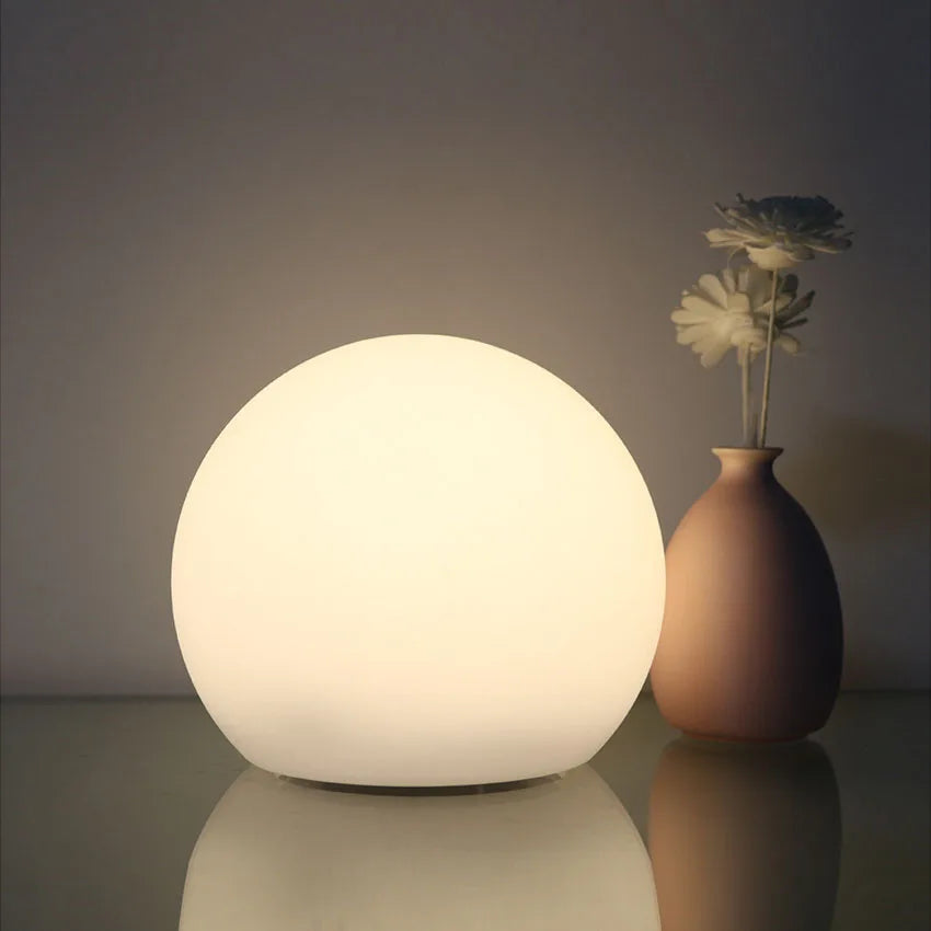 Luminária de mesa sem fio RGB com controle remoto - Abajur recarregável com 16 opções de cores para ambientação.