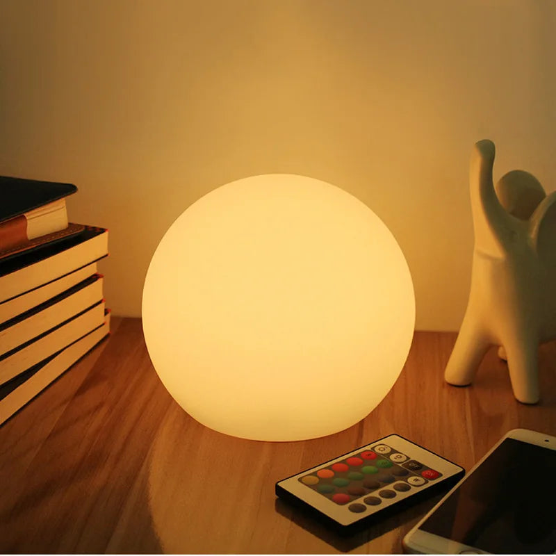 Luminária de mesa sem fio RGB com controle remoto - Abajur recarregável com 16 opções de cores para ambientação.