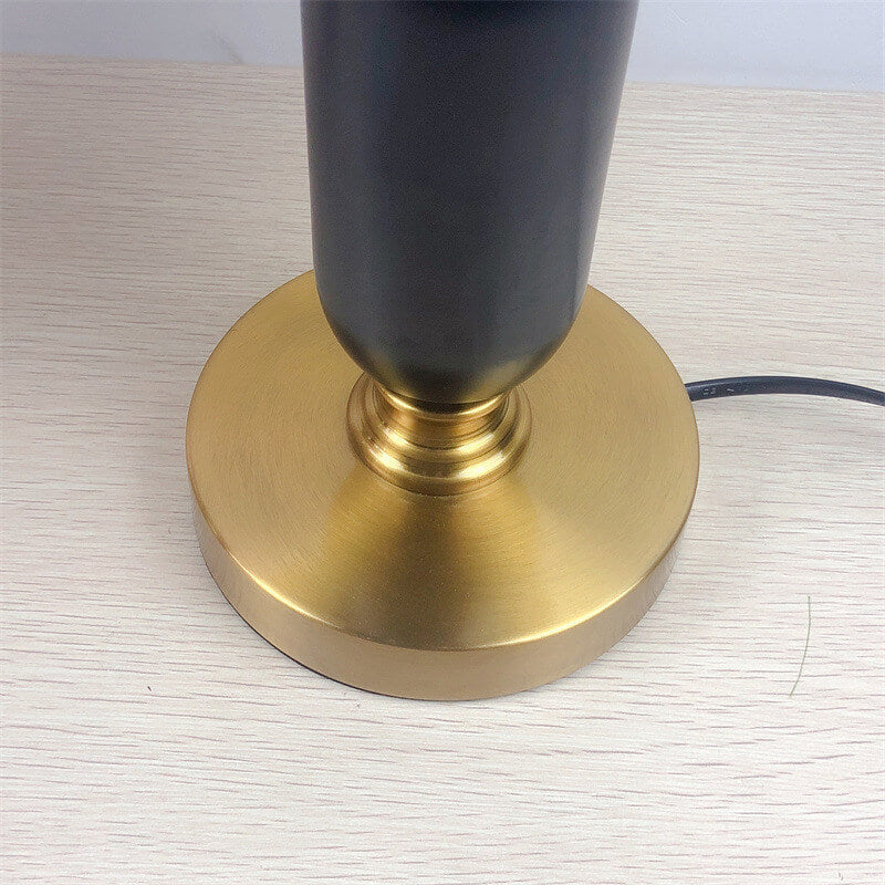 Luminária de mesa vintage com abajur plissado preto | Abajur de coluna em latão para quarto e sala de estar