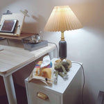 Luminária de mesa vintage com abajur plissado preto | Abajur de coluna em latão para quarto e sala de estar