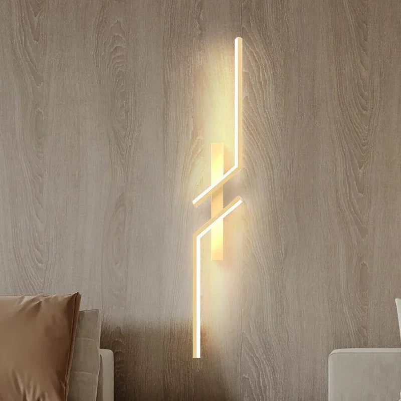 Luminária de parede LED SlimBeam – Iluminação Direcionada com Design Contemporâneo e Acabamento Minimalista. Dourado Direita
