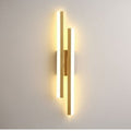Luminária de parede LED com design minimalista e sofisticado para um toque contemporâneo em seus espaços. Dourado