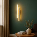 Luminária de parede LED com design minimalista e sofisticado para um toque contemporâneo em seus espaços.