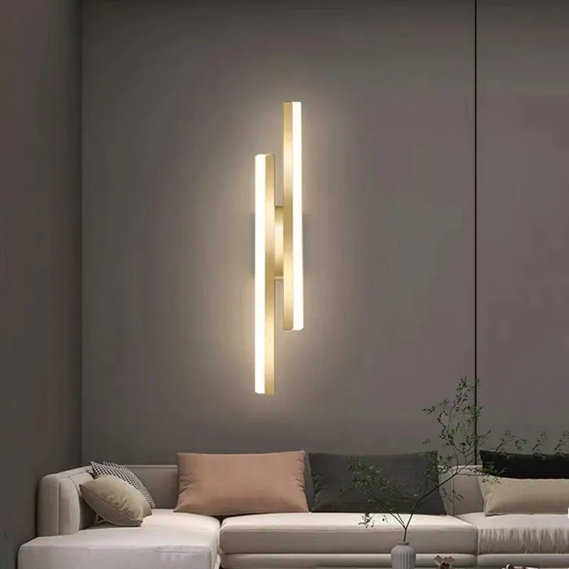 Luminária de parede LED em design minimalista com acabamento elegante para ambientes sofisticados.