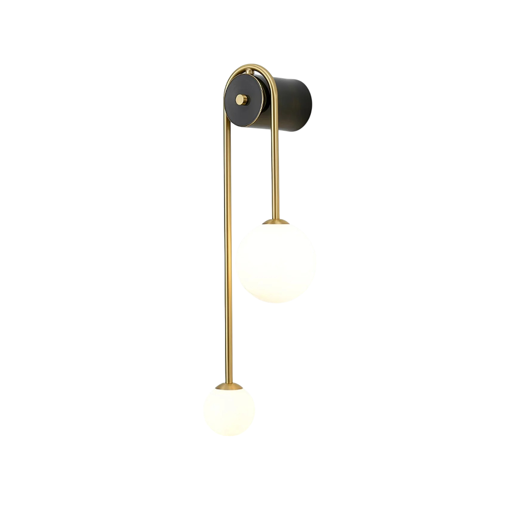 Luminária de parede arqueada em metal polido, ideal para iluminar com sofisticação e estilo ambientes contemporâneos.