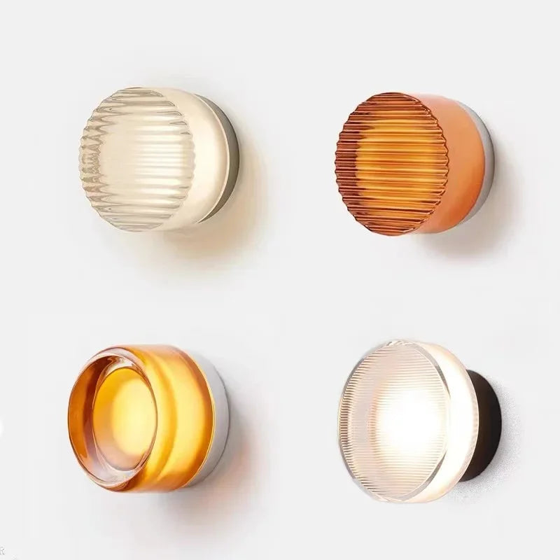 Luminária de parede circular contemporânea com iluminação difusa e acabamento minimalista em metal polido. Laranja 1