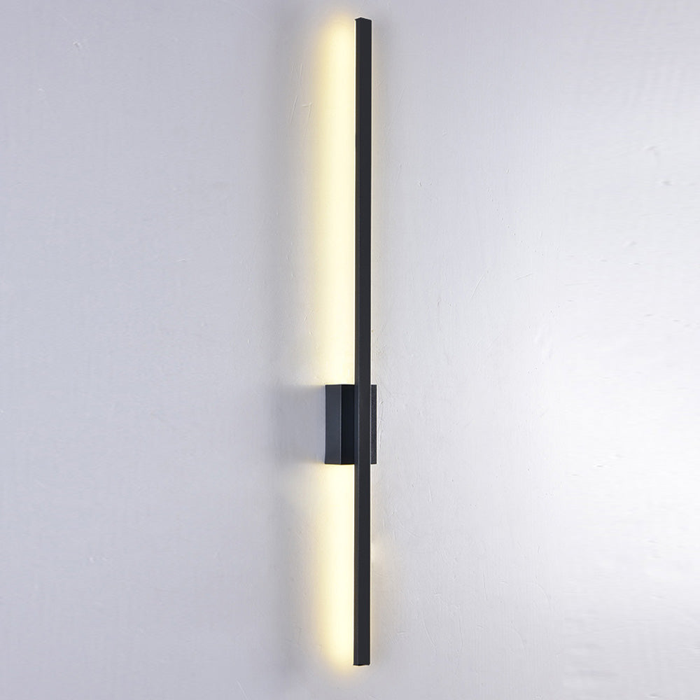 Luminária de parede de ferro LED minimalista com design industrial, perfeita para uma decoração contemporânea e iluminação sofisticada na sala de estar.