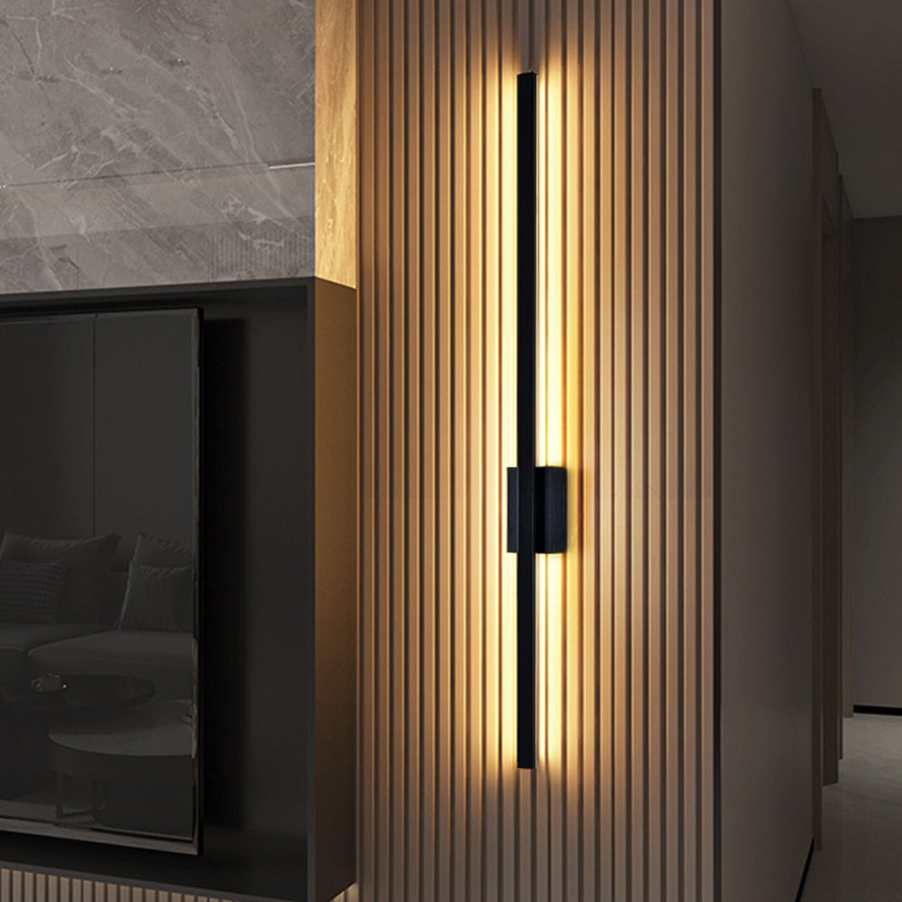 Luminária de parede de ferro LED minimalista com design industrial, perfeita para uma decoração contemporânea e iluminação sofisticada na sala de estar.