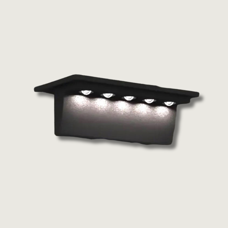 Luminária de parede elegante com iluminação LED ambiente e acabamento resistente em aço inoxidável para exteriores.