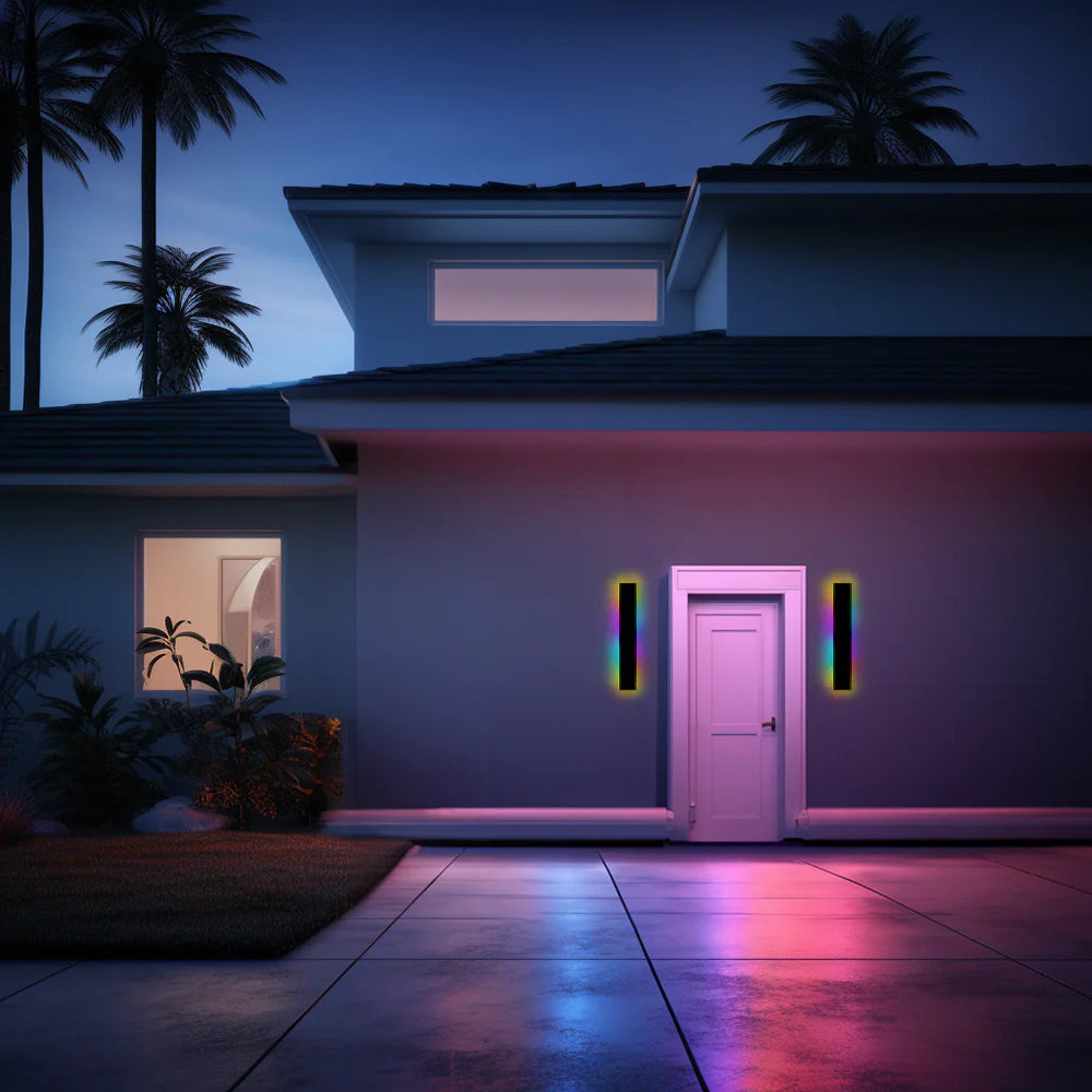 Luminária de parede em LED com design contemporâneo e acabamento metálico para iluminar seus exteriores com sofisticação.