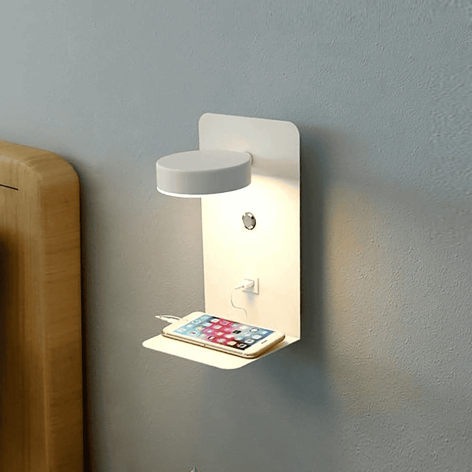 Luminária de parede em cerâmica iluminada com LED suave e design contemporâneo, trazendo charme e alegria ao seu espaço. Branco