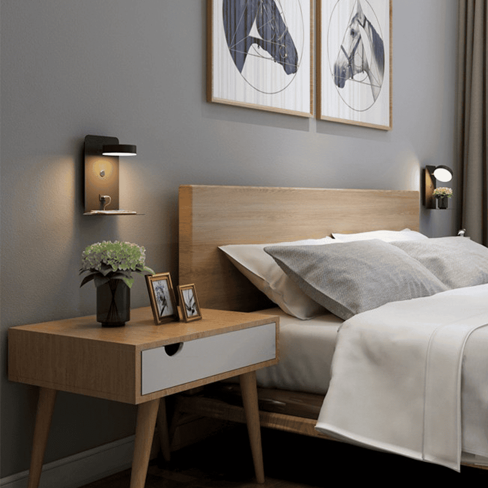 Luminária de parede em cerâmica iluminada com LED suave e design contemporâneo, trazendo charme e alegria ao seu espaço.