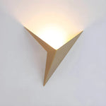 Luminária de parede em estilo contemporâneo, com iluminação suave e delicada em formato de pássaro, ideal para adornar ambientes modernos com charme e sofisticação. Dourado