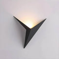 Luminária de parede em estilo contemporâneo, com iluminação suave e delicada em formato de pássaro, ideal para adornar ambientes modernos com charme e sofisticação.