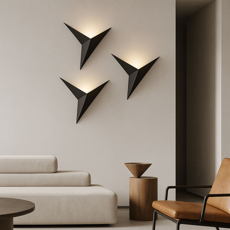 Luminária de parede em estilo contemporâneo, com iluminação suave e delicada em formato de pássaro, ideal para adornar ambientes modernos com charme e sofisticação. Preto
